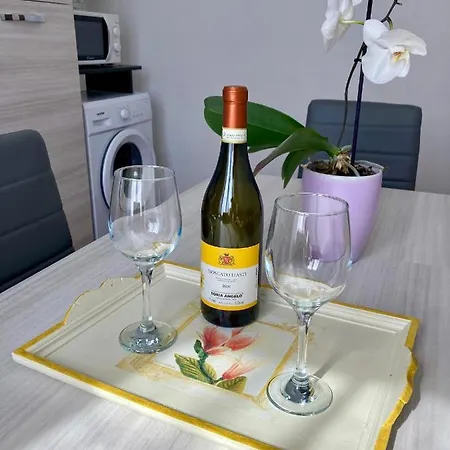 Blue Moon Apartment *